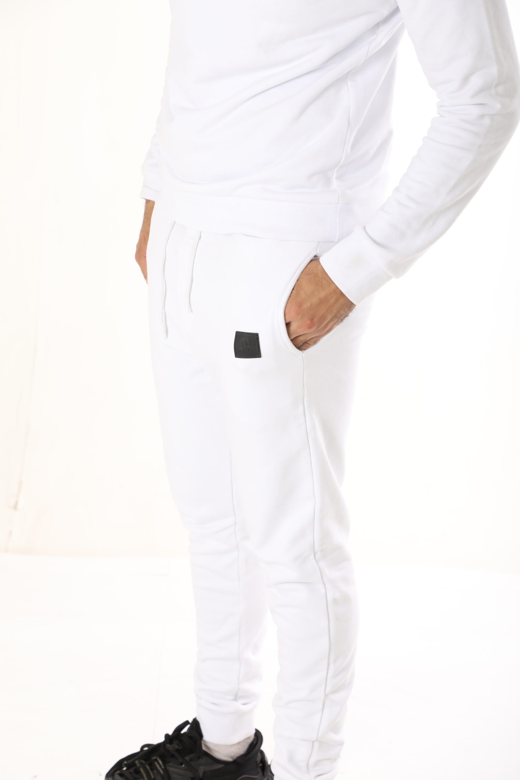 Survêtement Essential – Blanc & Bordeaux – Image 8